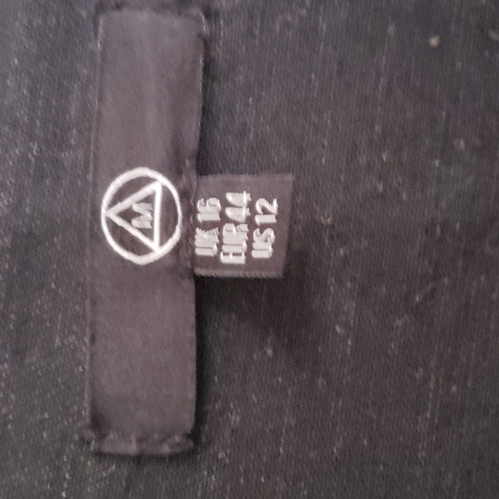 Missguided Distressed Denim Jacket - Picture 5 of 7